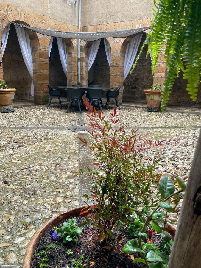 Orvieto: Spacious 3Br 3Ba Apartment With Balcony & Patio ภายนอก รูปภาพ